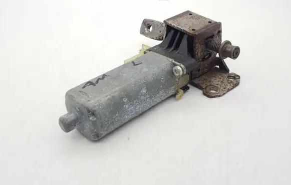 Volvo S60 Seat adjustment motor 0390203219
