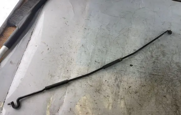 Hyundai Matrix Engine bonnet/hood prop rod/strut 