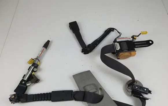 Honda Civic Front seatbelt 81850SMGE110M4 E11045506