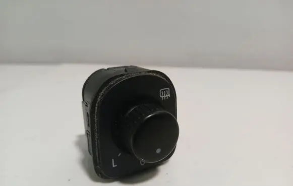 Volkswagen PASSAT B7 Wing mirror switch 1K0959565K