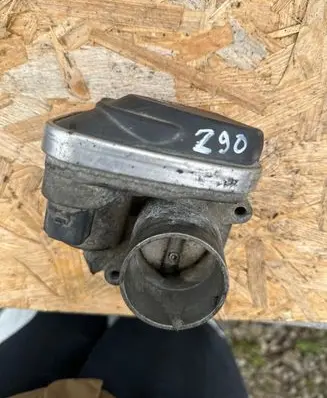 Volkswagen Golf IV Throttle valve 036133062N