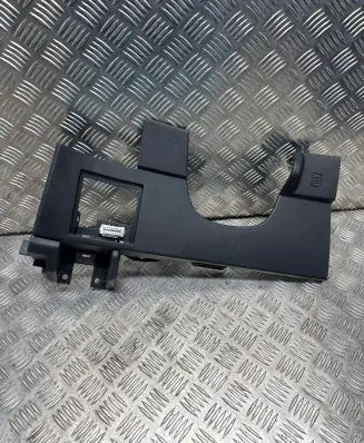 Nissan Qashqai Dashboard lower bottom trim panel 68106JD900