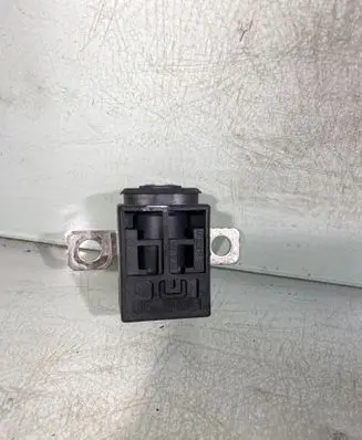 Audi A6 S6 C6 4F Battery relay fuse 4F0915519