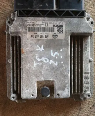 Volkswagen Touareg I Engine control unit/module 070906016DA