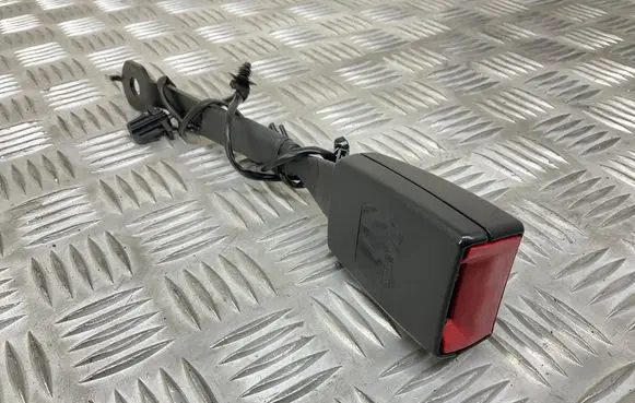 Audi Q3 8U Front seatbelt buckle 8R0857755L