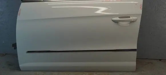 Volkswagen PASSAT CC Front door 