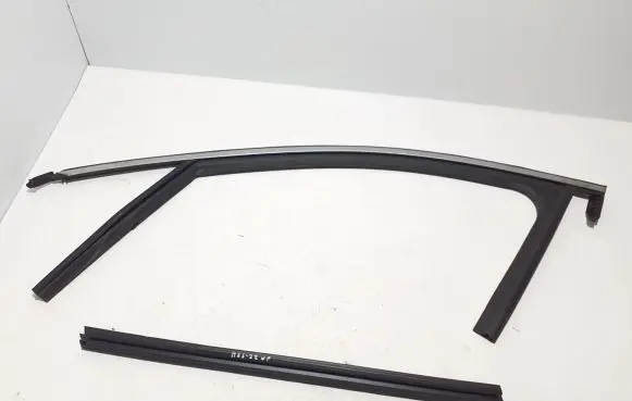 Renault Megane E-Tech Front door rubber seal 803310694R