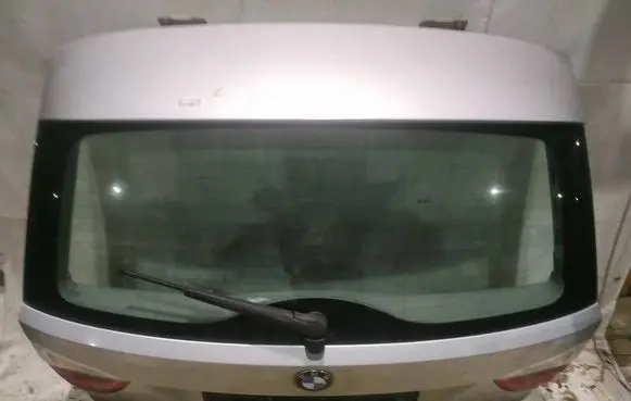 BMW 3 E90 E91 Tailgate/trunk/boot lid PILKAS