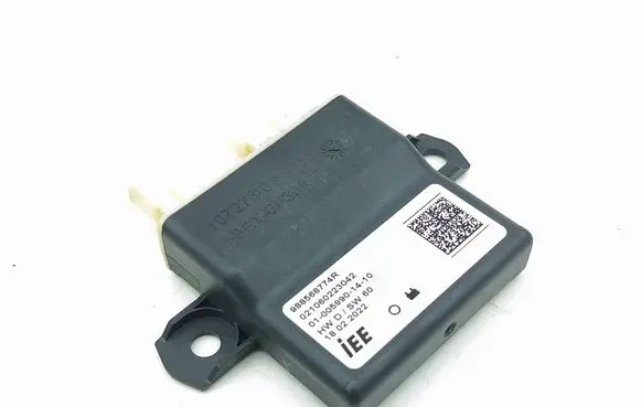 Nissan Qashqai J12 Seat control module 988568774R 021060223042 10727302
