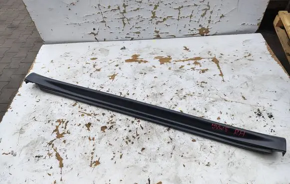 Nissan Juke I F15 Side skirt front trim 