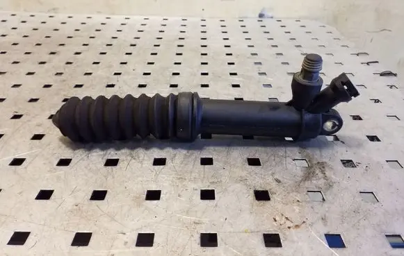 Clutch slave cylinder