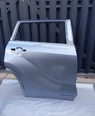 Toyota Highlander XU70 Rear door
