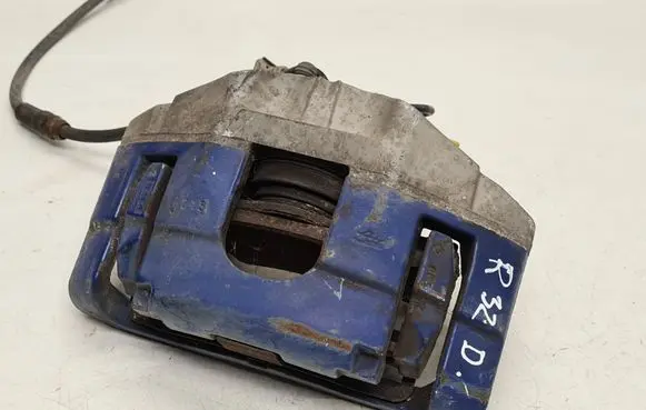 Volkswagen Golf V Front brake caliper