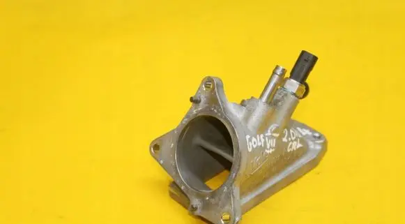 Volkswagen Golf VII Throttle valve 04L128687E