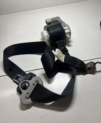 Mazda 5 Front seatbelt