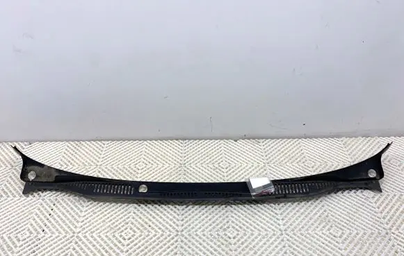 Volkswagen Touran I Wiper trim 2K0819403