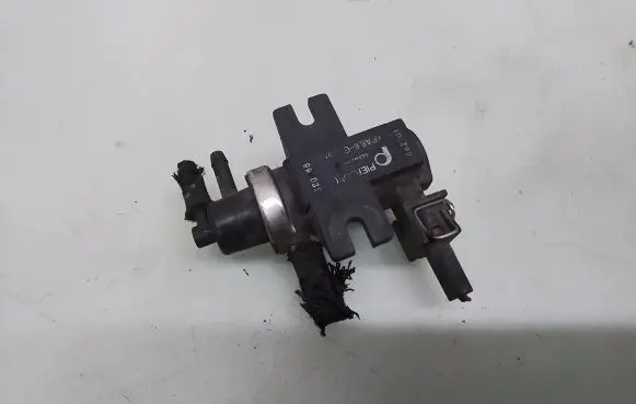 Volkswagen PASSAT B5 Turbo solenoid valve 1H0906627