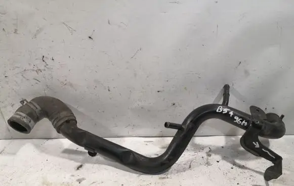 Volkswagen PASSAT B5.5 Engine coolant pipe/hose 038121071S