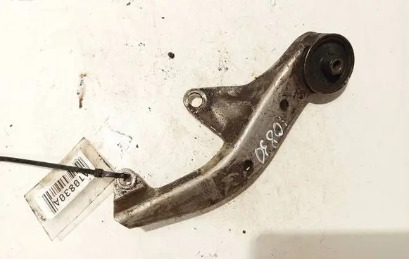Engine mounting bracket