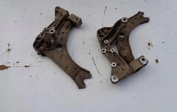 Volkswagen Golf Plus Front lower control arm/wishbone