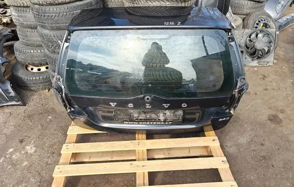 Volvo V70 Tailgate/trunk/boot lid 