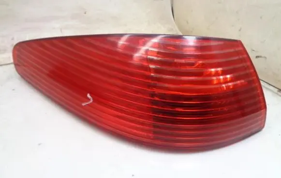 Peugeot 607 Rear/tail lights