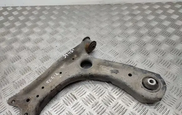 Skoda Fabia Mk2 (5J) Front lower control arm/wishbone