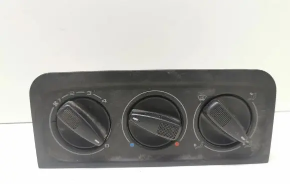 Volkswagen Golf III Climate control unit 1H0819045A