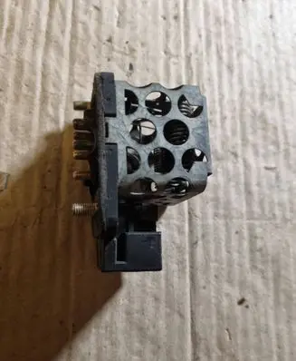 Mercedes-Benz 190 W201 Glow plug pre-heat relay
