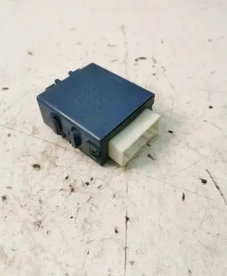 Toyota Yaris Door control unit/module 859800D050