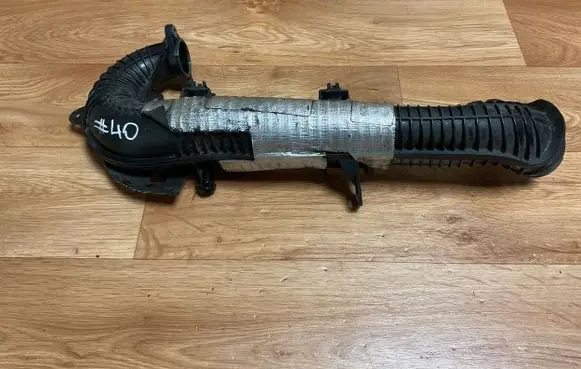Volvo V50 Turbo air intake inlet pipe/hose 76895577 7M519A673