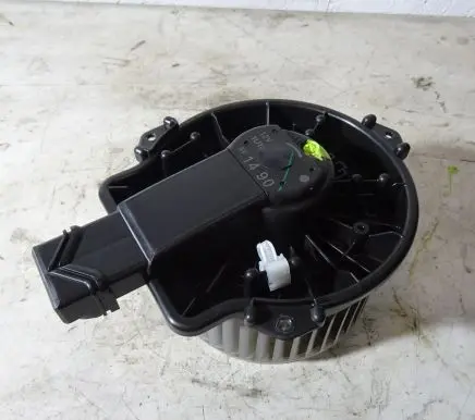 Suzuki SX4 Heater fan/blower