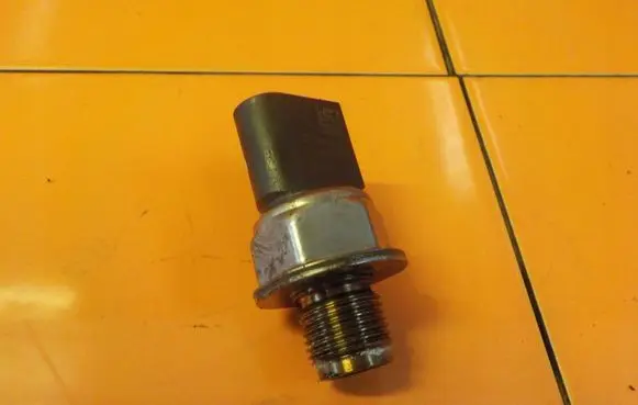 Ford Transit Fuel pressure sensor 55PP40