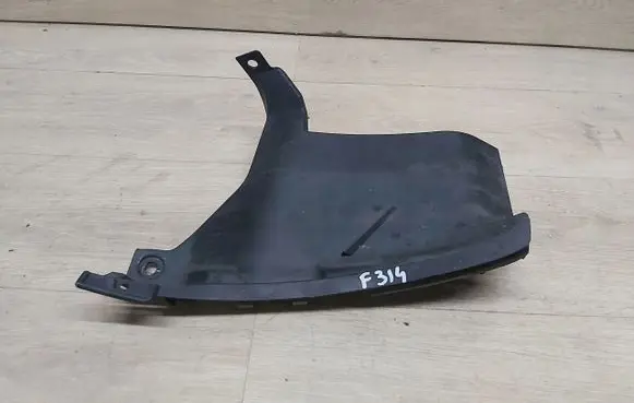 Toyota Prius (XW50) Front arch 