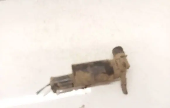 Toyota Yaris Windscreen/windshield washer pump 