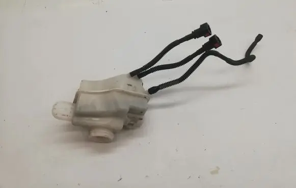 Opel Mokka Brake fluid reservoir 