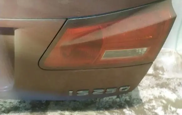 Lexus IS 220D-250-350 Tailgate rear/tail lights