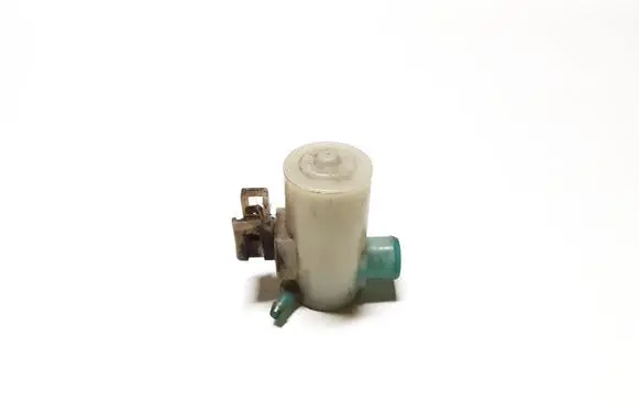 Subaru Forester SF Windscreen/windshield washer pump