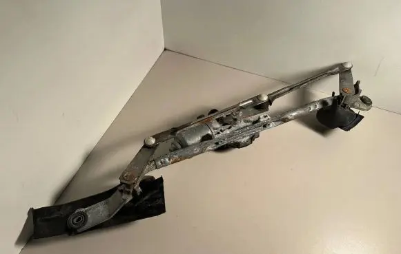 Mazda 6 Front wiper linkage and motor 1593001431