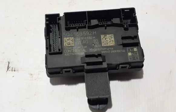 Skoda Octavia Mk4 Door control unit/module 5Q4959592H