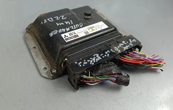 Mitsubishi Outlander Engine control unit/module 275701723