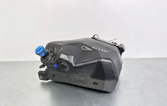 Jeep Grand Cherokee AdBlue liquid reservoir HK835J228AF FPLA5J229AB 0444040015