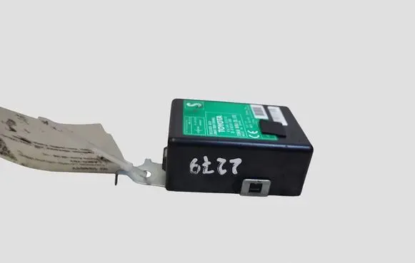 Toyota Auris 150 Door central lock control unit/module 8974002010 61B301000
