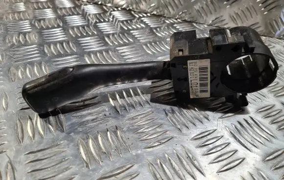 Volkswagen Golf IV Indicator stalk 8L0953513G