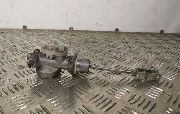 Subaru XV Clutch master cylinder XV13PEDALOCILINDR