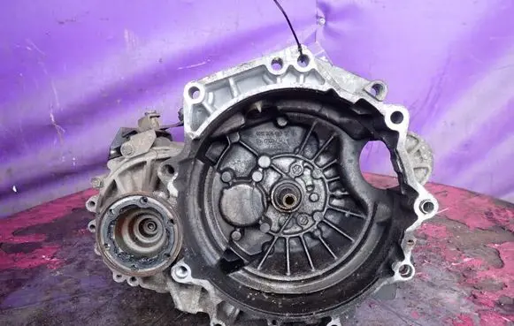 Volkswagen Golf IV Manual 5 speed gearbox DLP