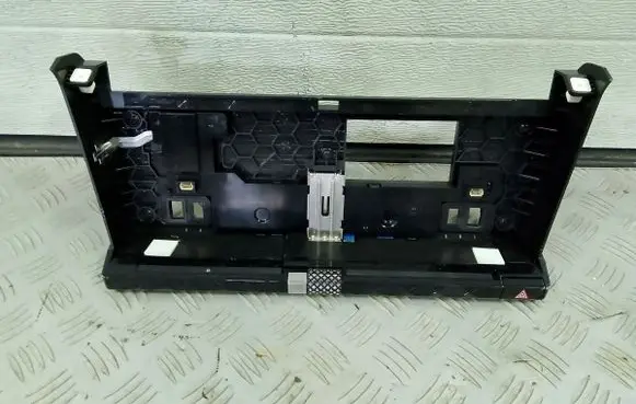 Citroen DS7 Crossback Radio/GPS head unit trim 