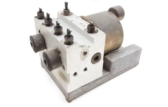Mazda 626 ABS Pump G14V437AZ
