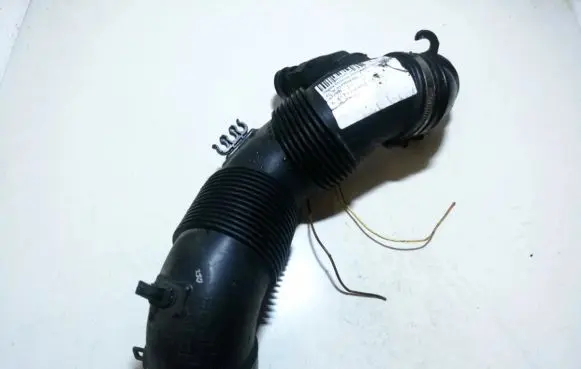 Air intake hose/pipe