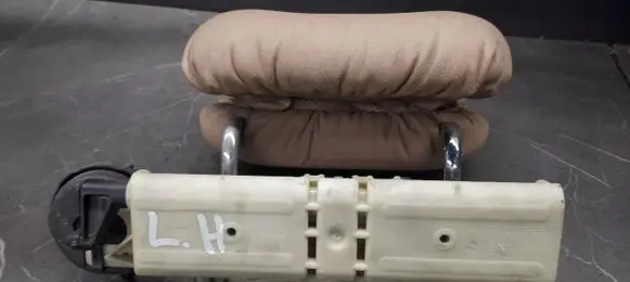 Mercedes-Benz S W220 Rear seat headrest 